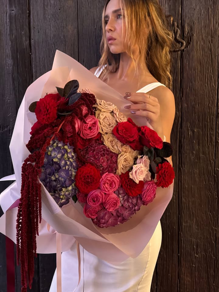 Ramos de flores artificiales personalizables para eventos en Barcelona